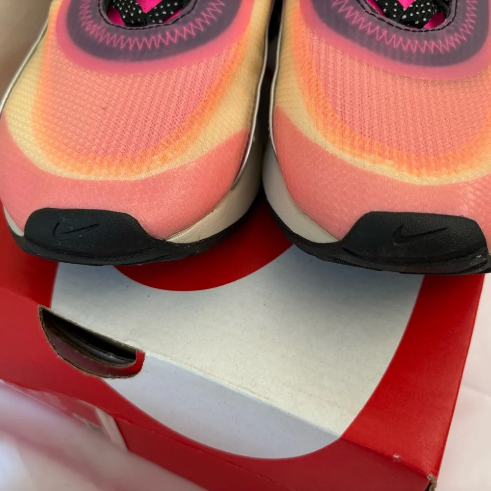 Nike Pink Air Max 2090 Iced Lilac size 8‎